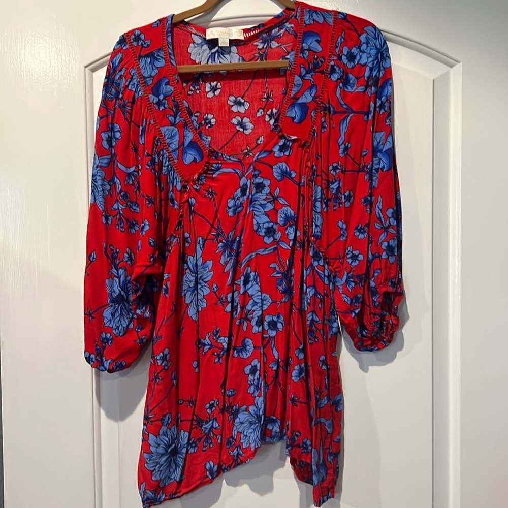 Size large, Susan Betro red top